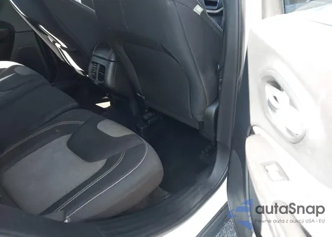 2015 Jeep Cherokee Sport из США, поврежденный, VIN 1C4PJLAB9FW566712